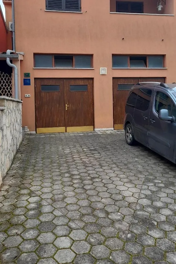 Apartments With A Parking Space Pula - 20673 0*,