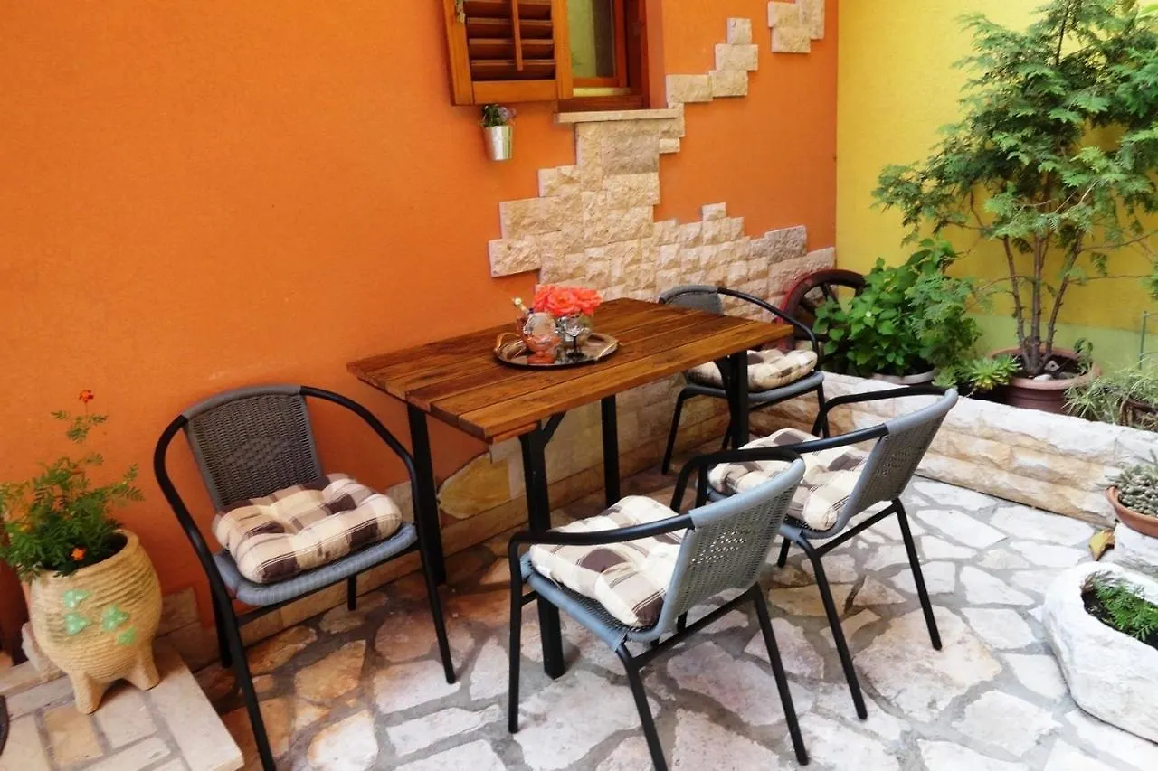 Apartments With A Parking Space Pula - 20673