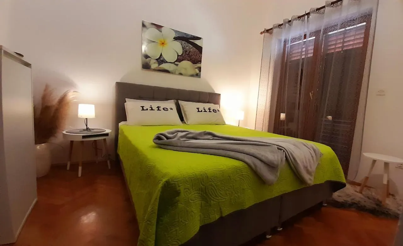 Apartments With A Parking Space Pula - 20673
