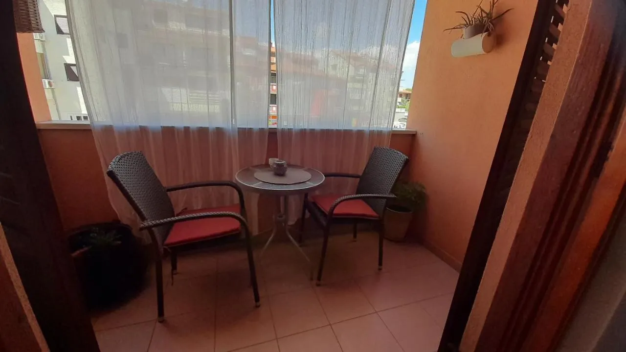 Apartments With A Parking Space Pula - 20673