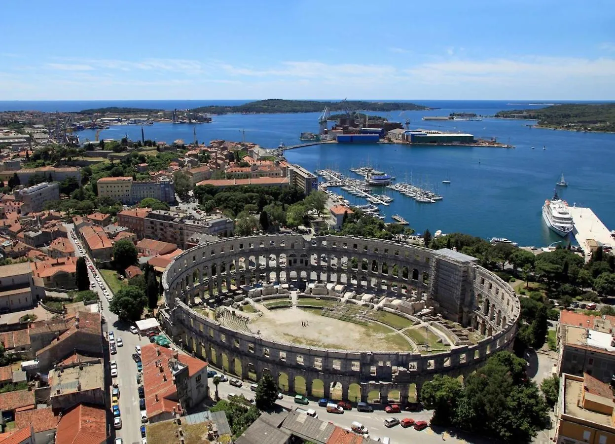 Apartments With A Parking Space Pula - 20673 Kroatien